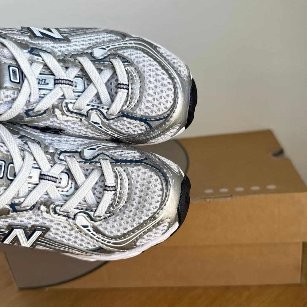 New Balance 740 Bungee Navy/Silver/White Toddler Sneakers- SZ 9 C - Picture 8 of 13
